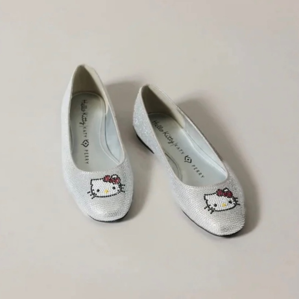 Katy Perry Women's 7.5 Hello Kitty Crystal Ballet Flats Sparkly New - Picture 3 of 5